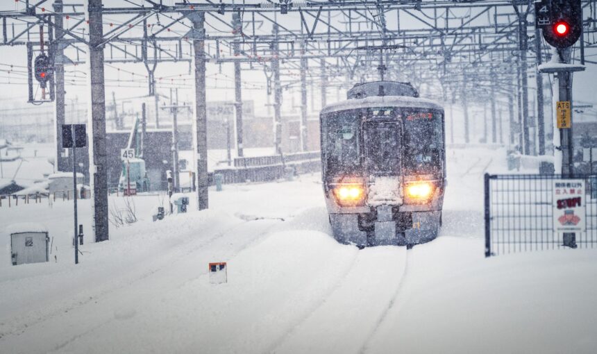 Vande Bharat Delhi to Srinagar Booking